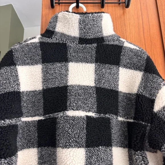 Urban Heritage Black White Buffalo Plaid Sherpa Fleece 1/4 Zip Pullover Size M - Picture 3 of 12